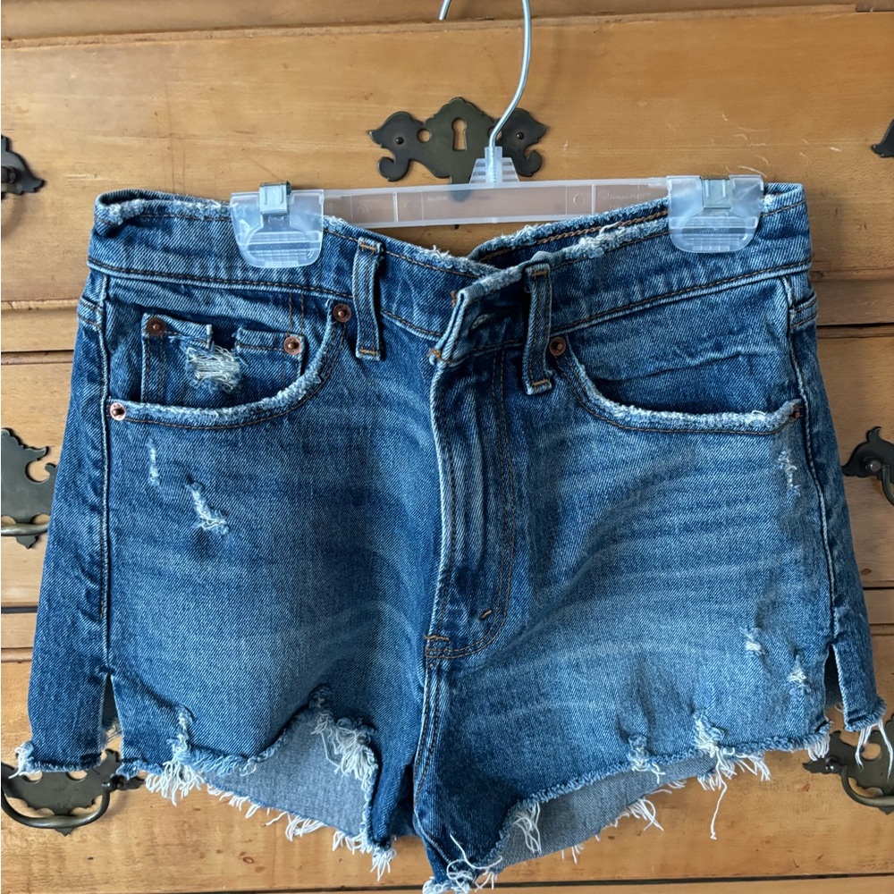 Abercrombie shorts size 27 women’s